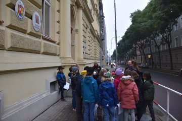 Říjen 2023 - Provádíme prvňáky po Karlíně