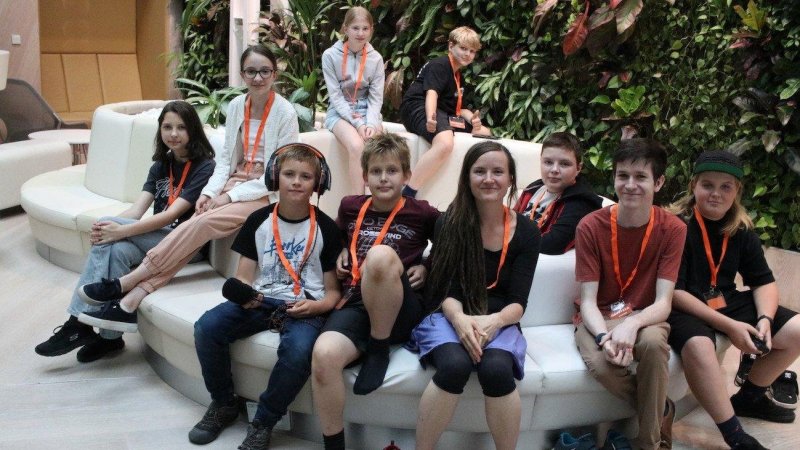 Čím jsem starší, tím víc vidím, jak málo toho vím a jak je důležité se pořád o něco zajímat, říká novinář Radek Bartoníček
