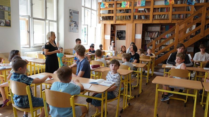 Objevitelé z 1. A se pasovali na čtenáře